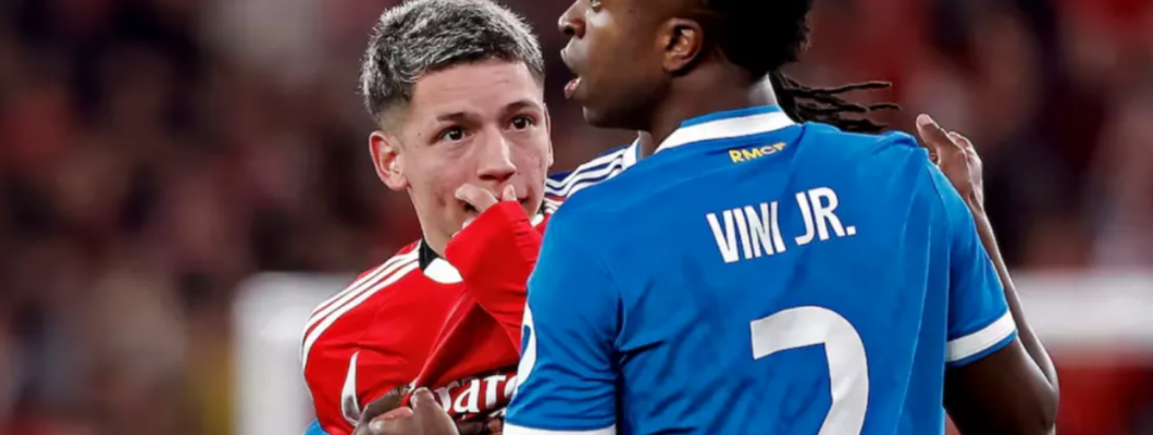 Aukcja koszulki o charakterze rasistowskim wycofana po wysokiej ofercie