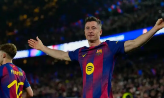 Lewandowski stoi przed wyborem: zostać w Barcelonie czy podnieść pensję
