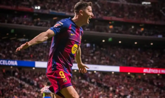 Po rozczarowaniu na Mistrzostwach Świata Lewandowski strzela zwycięskiego gola