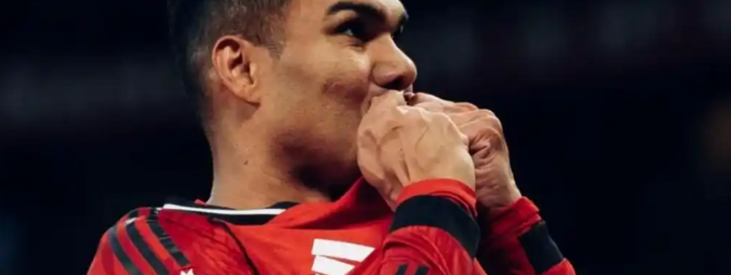 Casemiro całuje herb klubu na serdeczne pożegnanie Casemiro całuje herb klubu na serdeczne pożegnanie