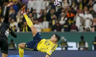 Zwycięski strzał przewrotką 41-letniego Cristiano Ronaldo!